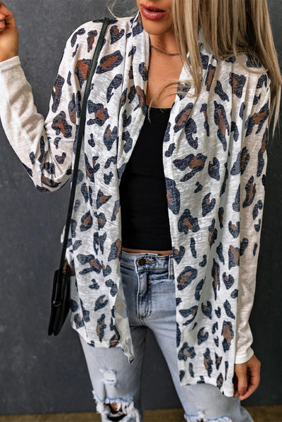 Jordan® | Weißer, lässiger Cardigan mit offenem Vorderteil und Leopardenmuster