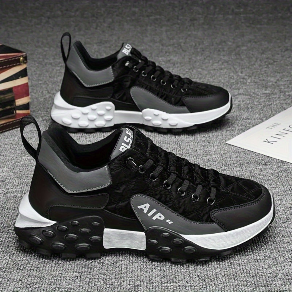 Schnürsneaker mit dicker Sohle für Herren