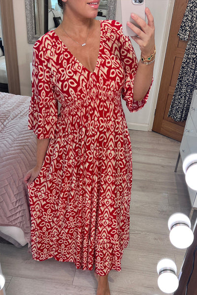 Bohème-kleid mit v-ausschnitt