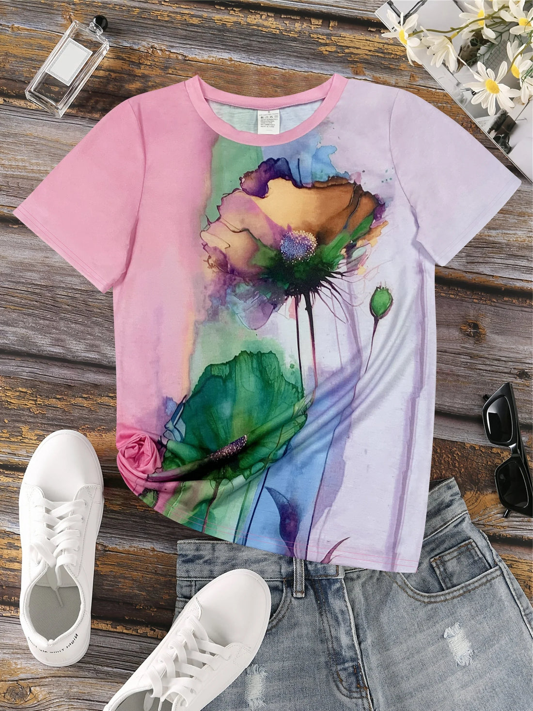 Frieda | t-shirt mit blumendruck und kurzen armeln