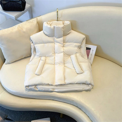 Gepolsterte Weste mit hohem Kragen Für Damen