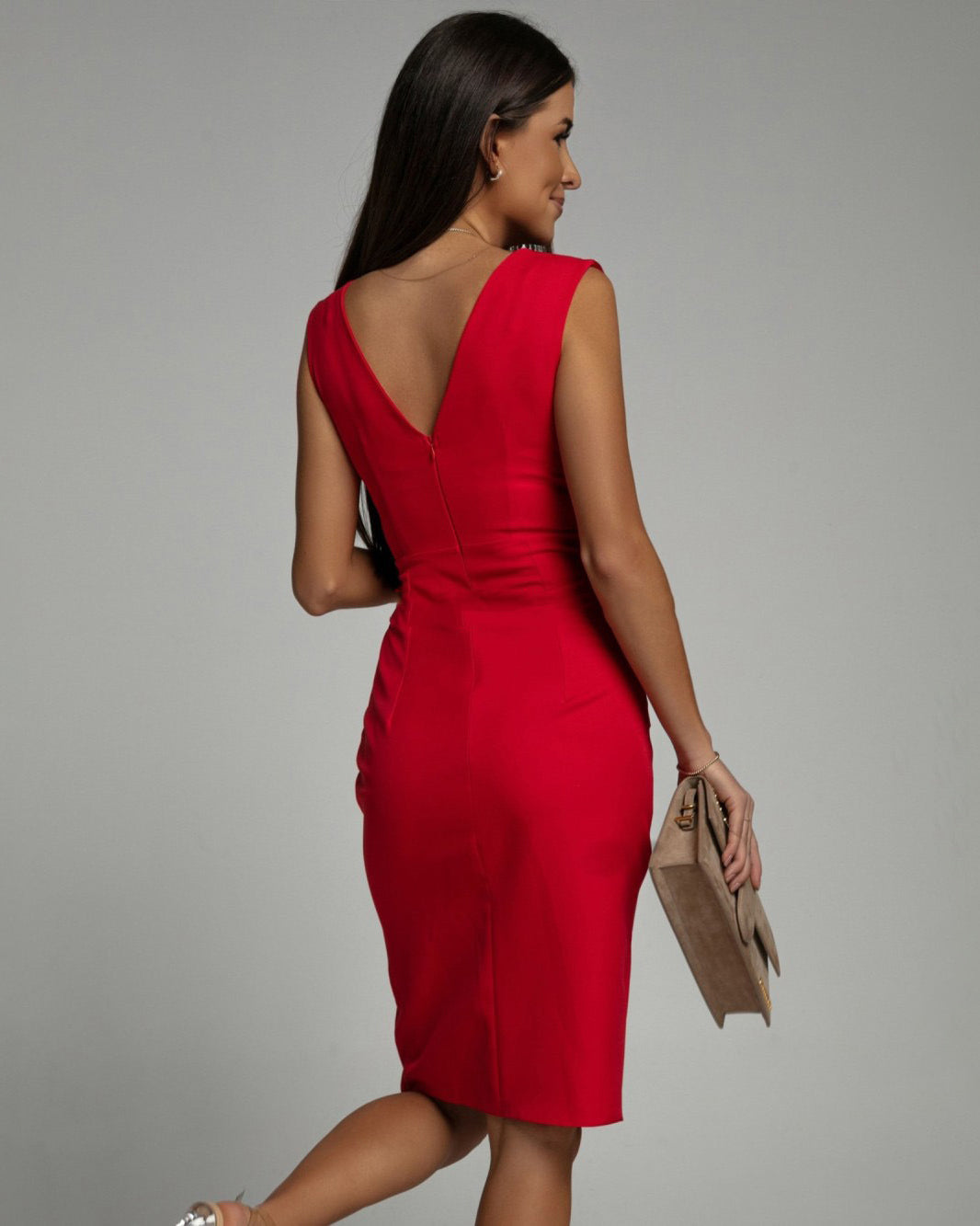 Aloisa | Tailliertes Kleid mit V-Ausschnitt und Schlitz