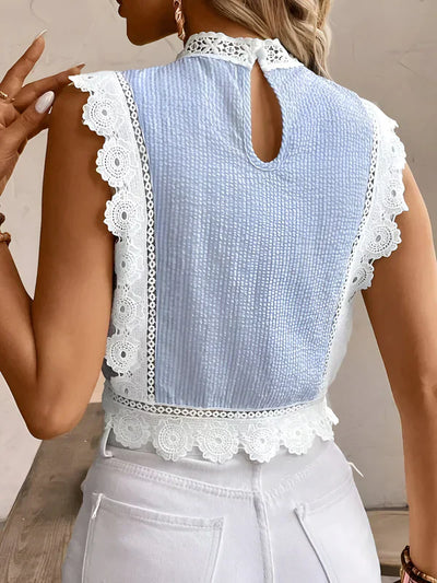 Raynel – elegante bluse mit floraler spitzenbordüre und geblümten armeln
