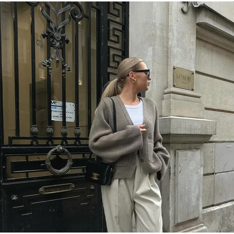 Elma | Klassische gestrickte Damenstrickjacke