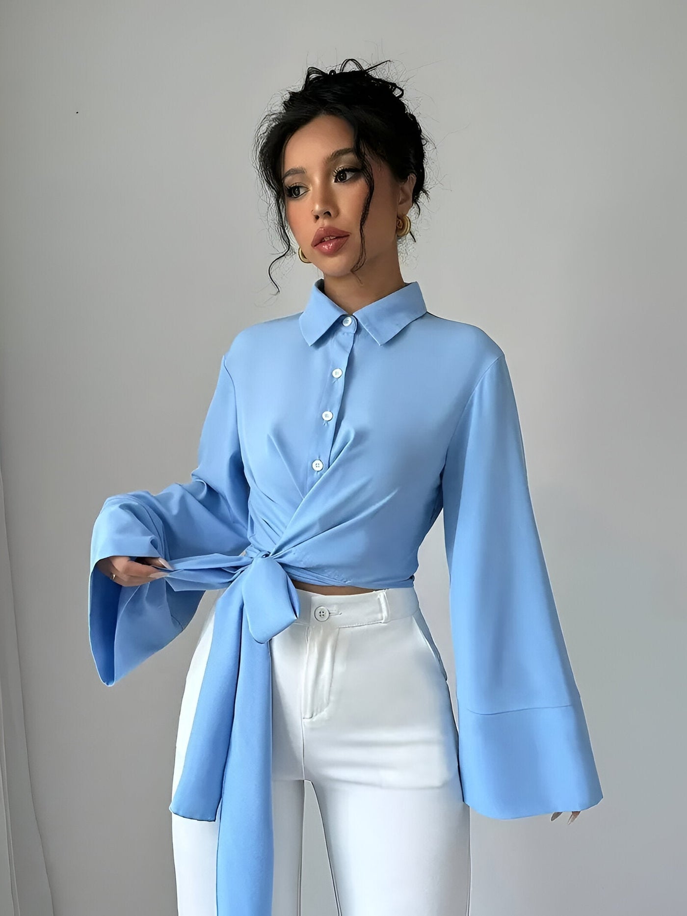 Nastasia | Trendiges Crop-Top mit Schleife und Glockenärmeln