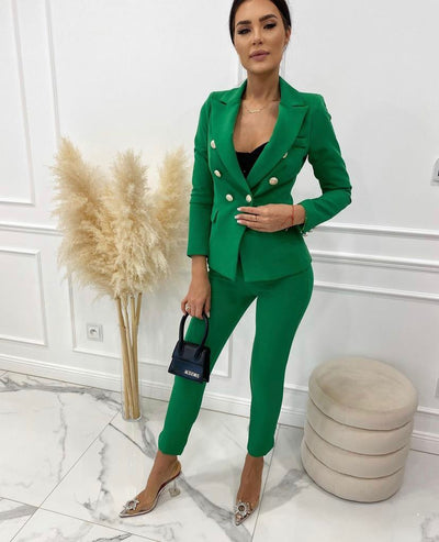 Elegante anzugjacke und -hose für damen