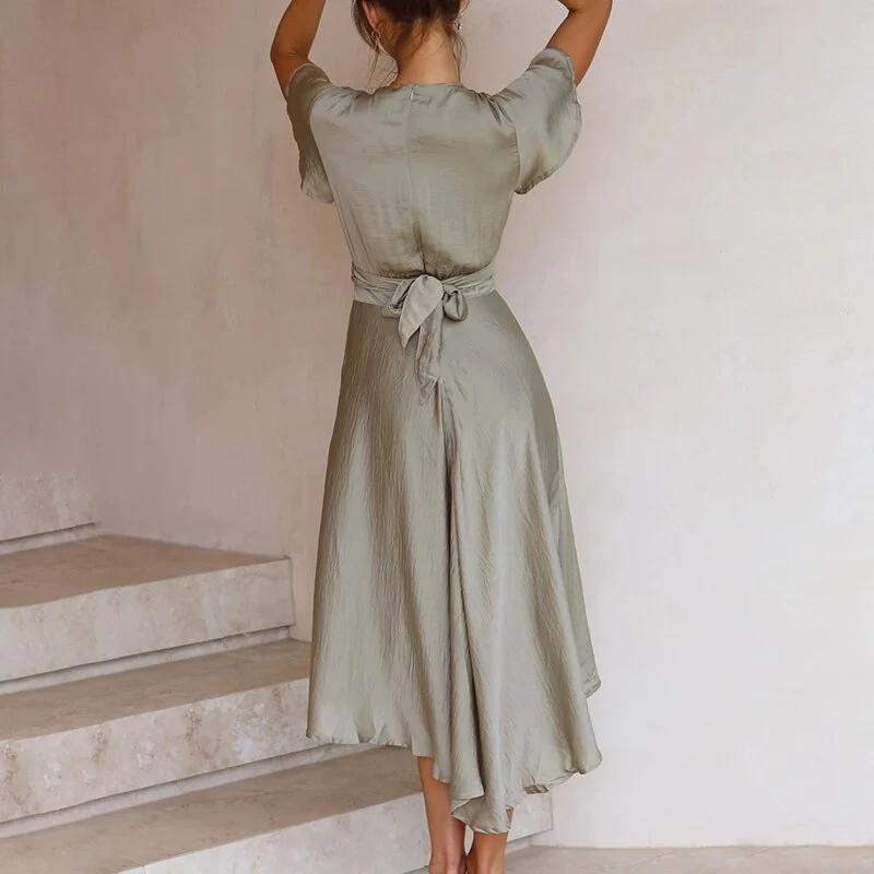 ALIYAH | Bequemes Kleid im fließenden Stil