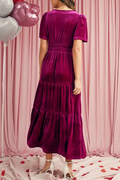 Joan® | Rotes Dahlia-Samt-Maxikleid mit kurzen Ärmeln und geraffter Taille