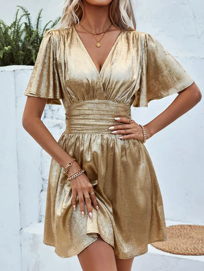 Damen Sommer-Minikleid mit V-Ausschnitt und flatternden Ärmeln