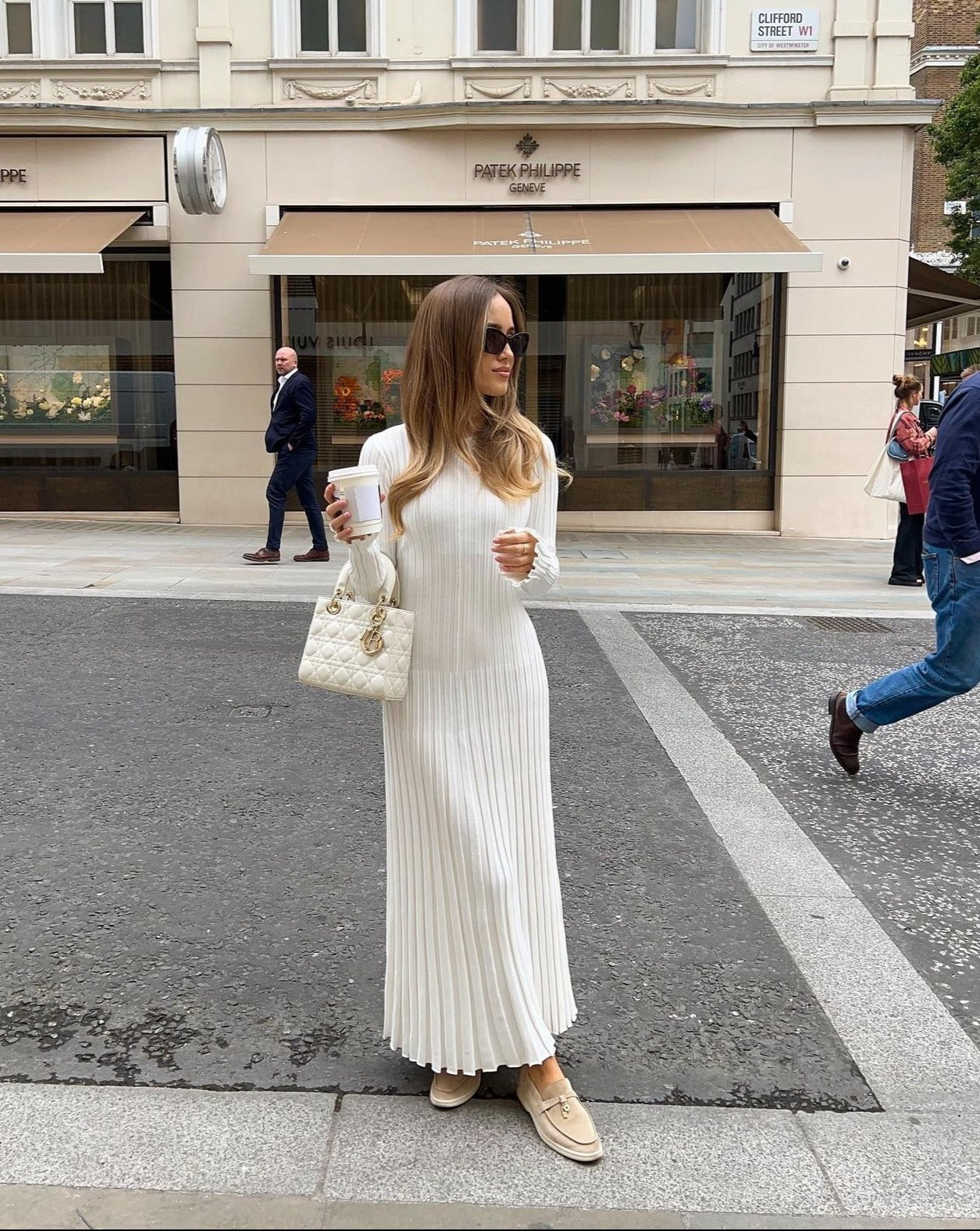 Langes kleid mit rippung