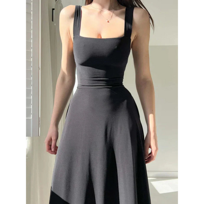 Minimales Kleid für Damen