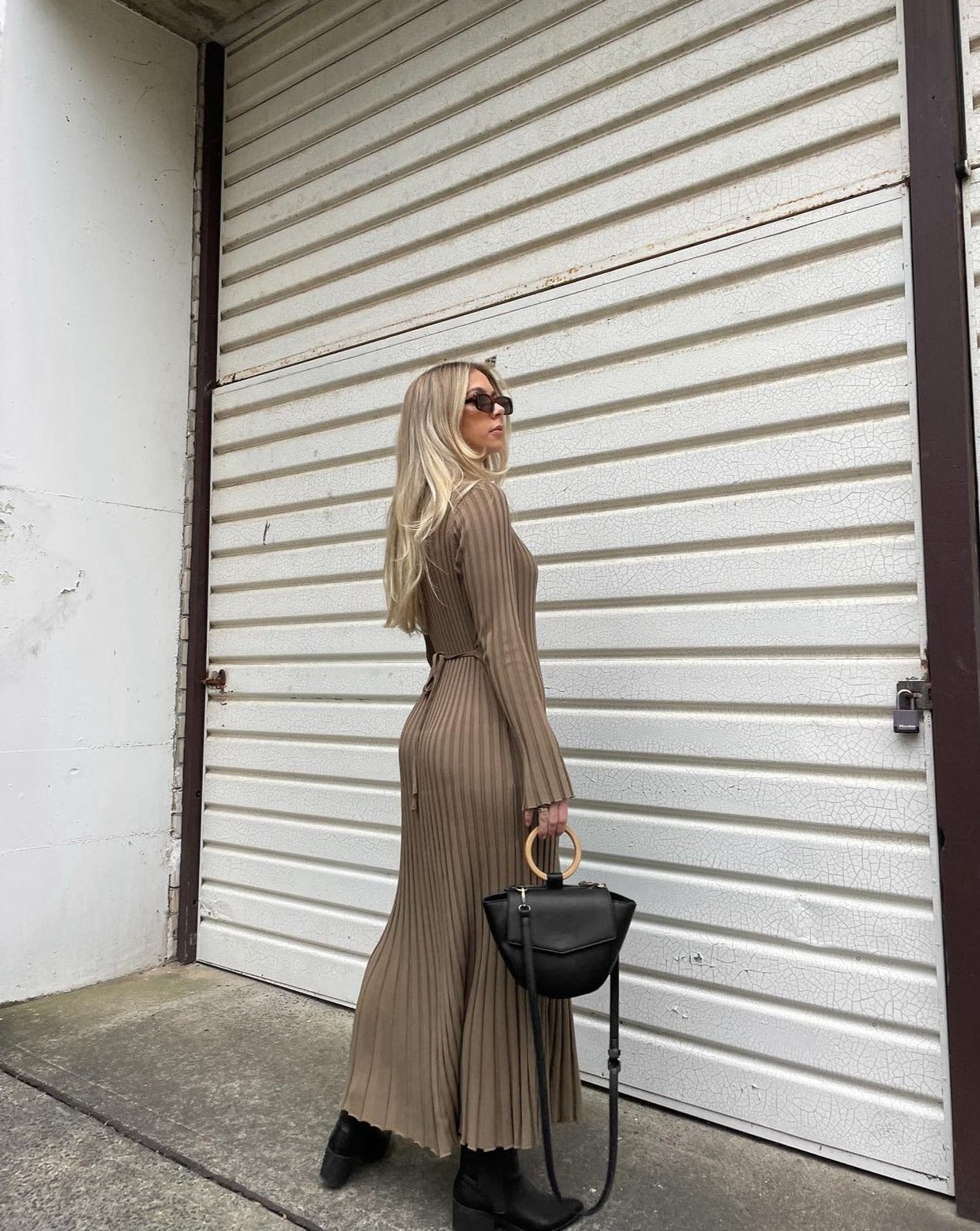 Langes kleid mit rippung