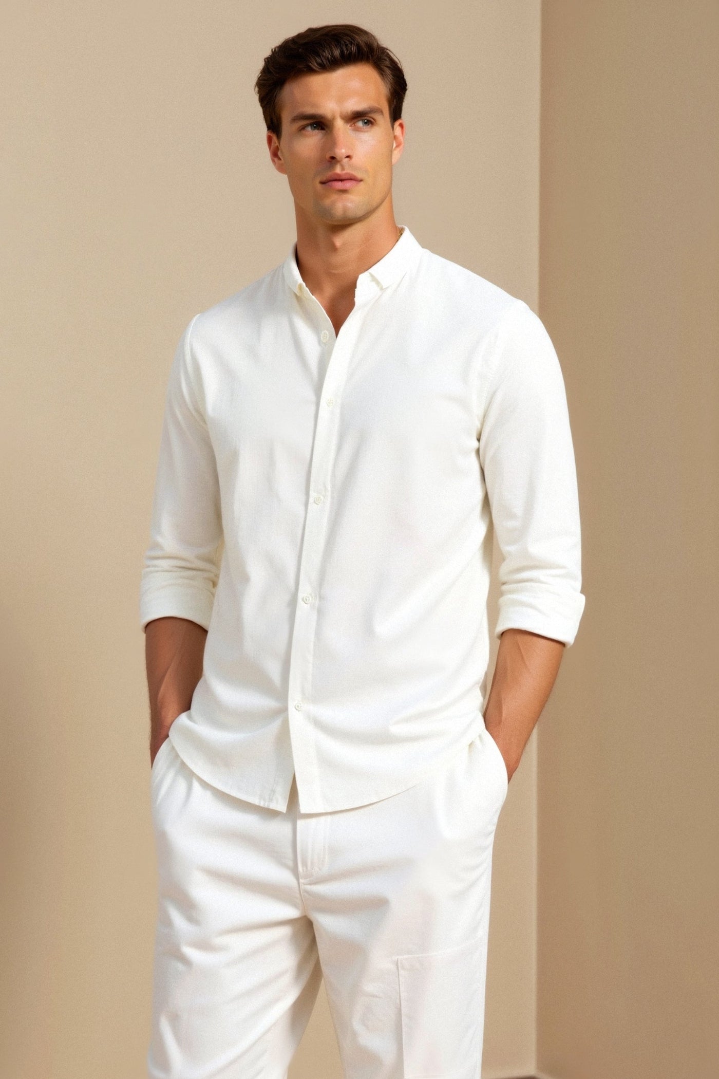 Klassisches Stehkragen-Hemd in Weiß