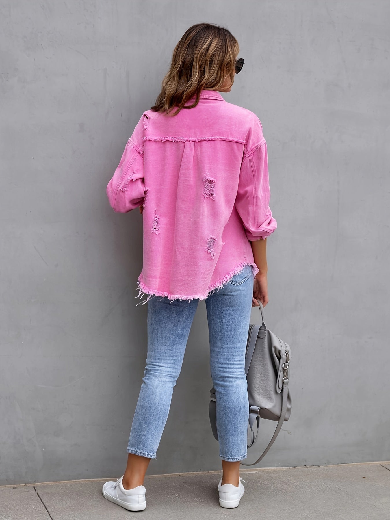 Zerrissene denim-jacke in übergröße