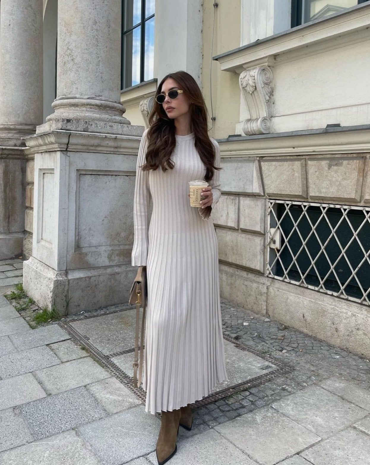 Langes kleid mit rippung