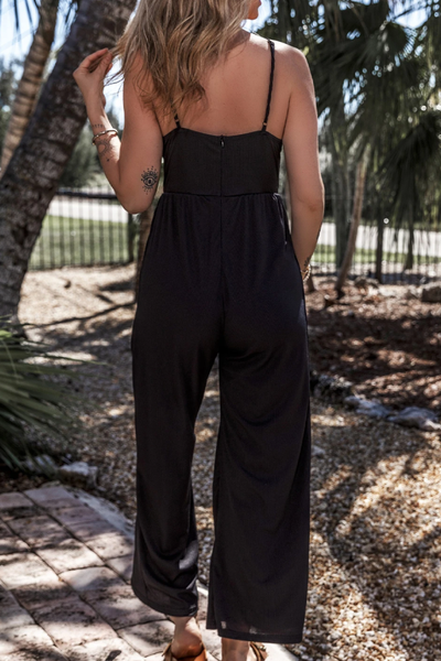 Zelda® | Schwarzer sexy Cami-Jumpsuit mit V-Ausschnitt, hoher Taille und weitem Bein