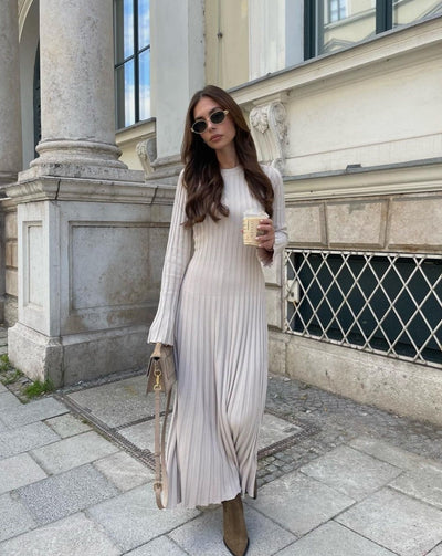 Langes kleid mit rippung