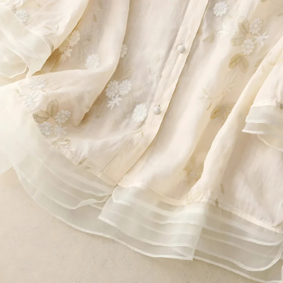 Mayfair™ | Besticktes Baumwoll Top mit eleganten Details