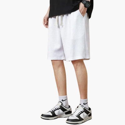 Herren Shorts knie­lang mit Seitentaschen für den Sommer