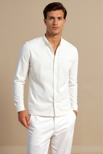 Klassisches Stehkragen-Hemd in Weiß