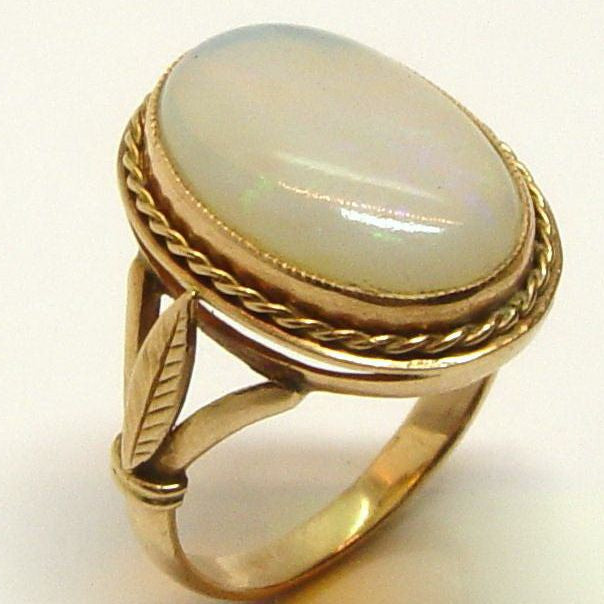 Weißer Opal Gold Vintage Ring