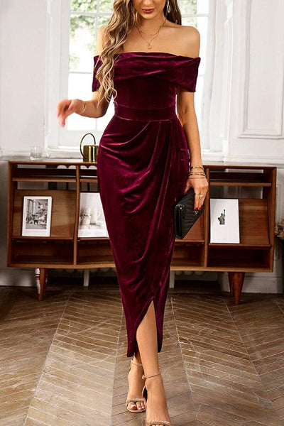 Marcella® | Schulterfreies Partykleid aus rotem Dahlia-Samt