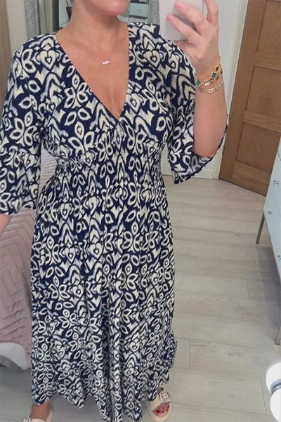 Bohème-kleid mit v-ausschnitt