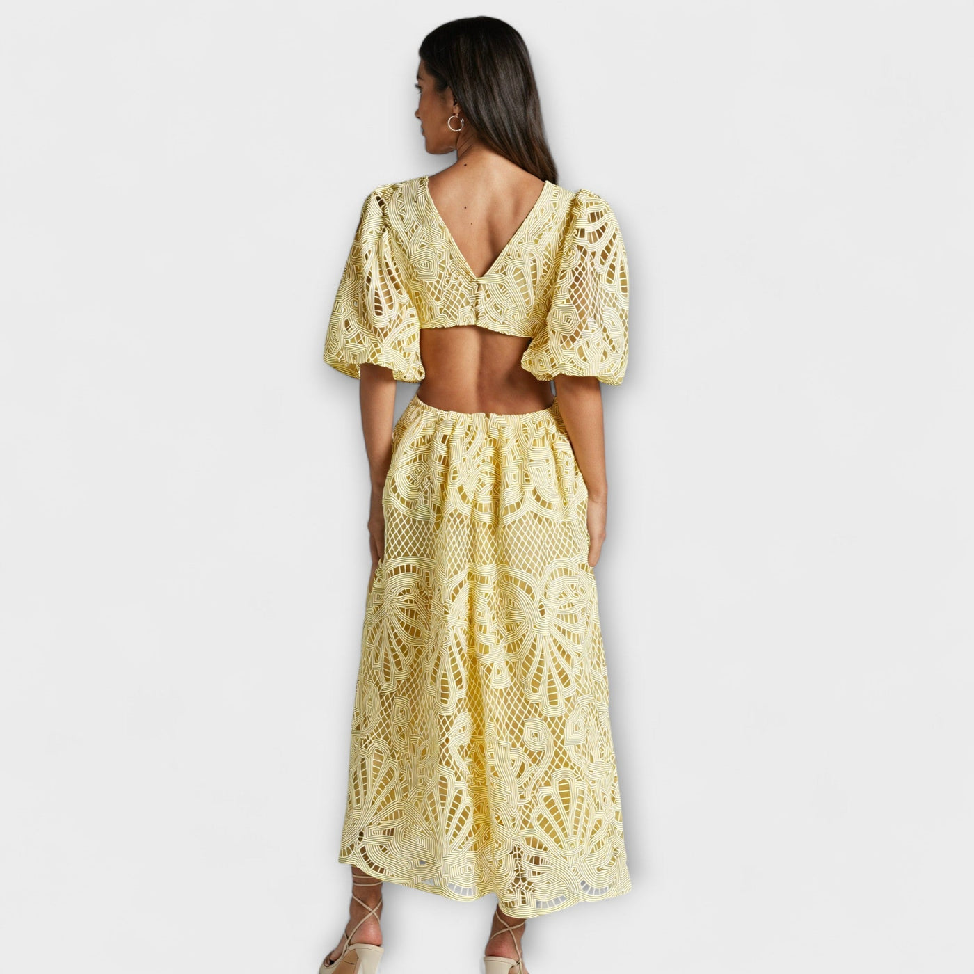 Elegantes Kleid mit feinen Akzenten