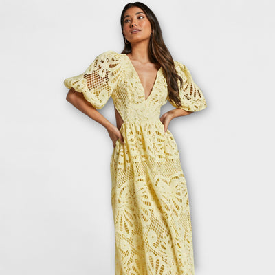 Elegantes Kleid mit feinen Akzenten