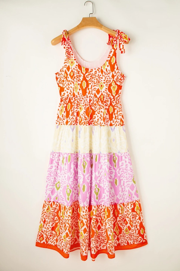 Zenda® | Orangefarbenes, gestuftes Kleid mit Leopardenmuster und geknoteten Trägern