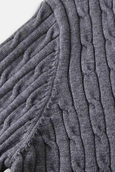 Eleganter Zopfstrickpullover mit Reißverschluss
