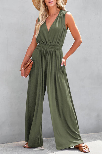 Laura® | Dschungelgrüner, plissierter Overall mit weitem Bein und tiefen V-Taschen