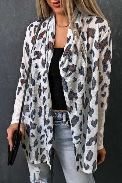 Jordan® | Weißer, lässiger Cardigan mit offenem Vorderteil und Leopardenmuster