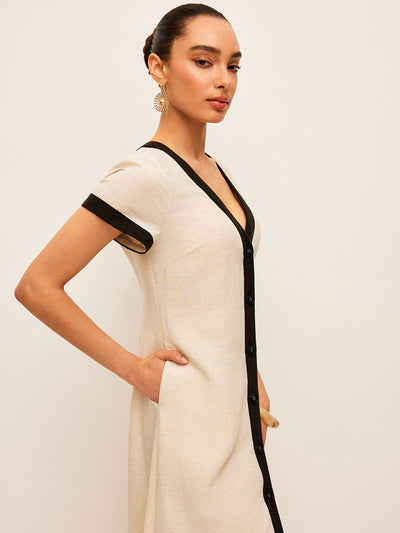Leinen-Mix Maxikleid mit hohem Schlitz & Kontrastbesatz – Sommerstil