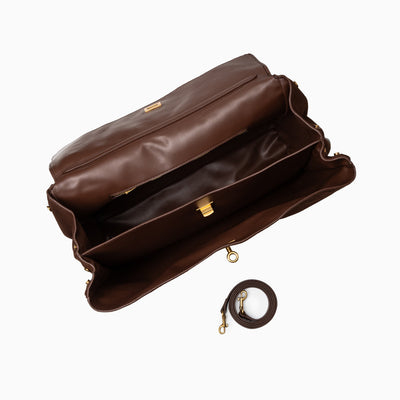 Clara – Elegante Damenhandtasche aus dunkelbraunem Wildleder mit goldfarbenem Drehverschluss