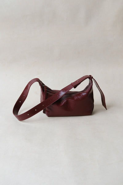 Weinrote Retro Schultertasche aus veganem Leder – Crossbody Handtasche