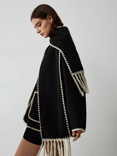 Damenjacke Mit Kontrastbesatz Und Schal Stilvoll