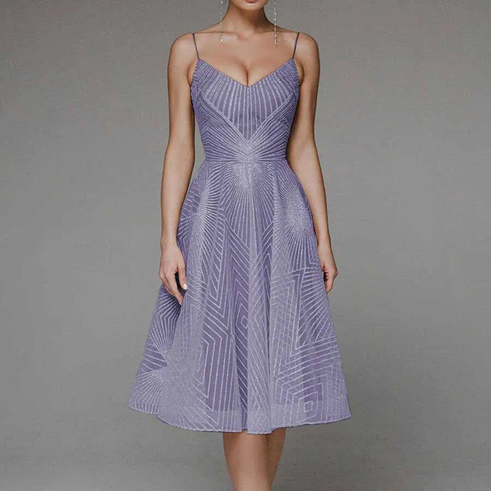 Elegantes damenkleid mit offenem rücken
