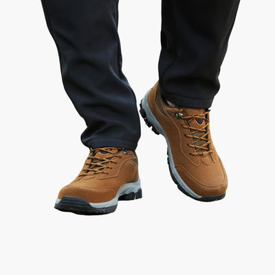 Herren schuhe mit Schnürverschluss und Profilsohle