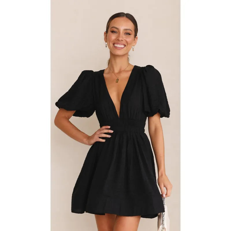 Elegantes ärmelloses Minikleid – Veganer Leder-Look