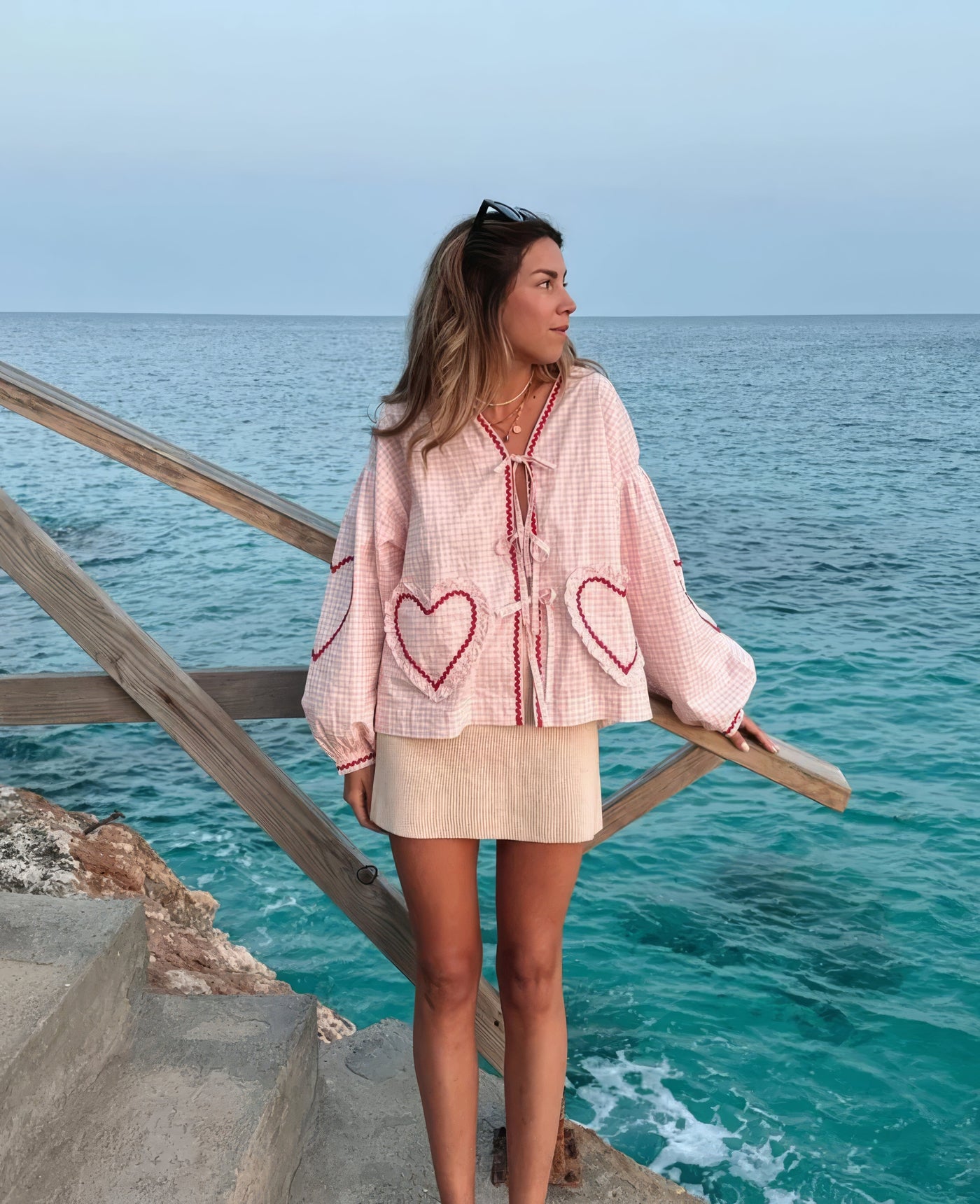 Damen Gingham Bluse – Lockere Passform mit Rüschen & Schleife