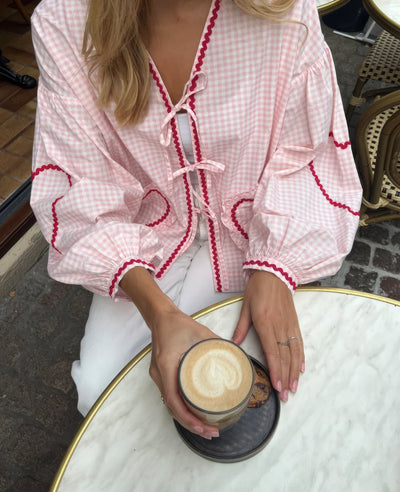 Damen Gingham Bluse – Lockere Passform mit Rüschen & Schleife