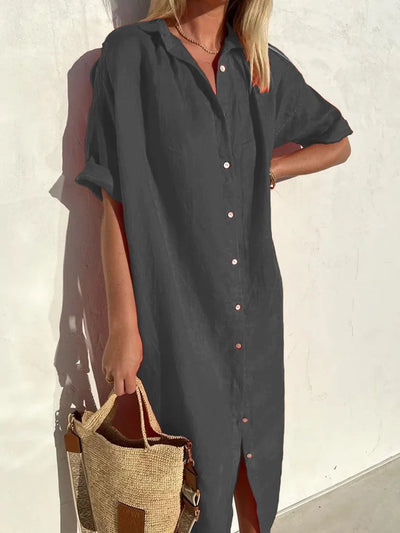 Langes kleid im hemdenstil