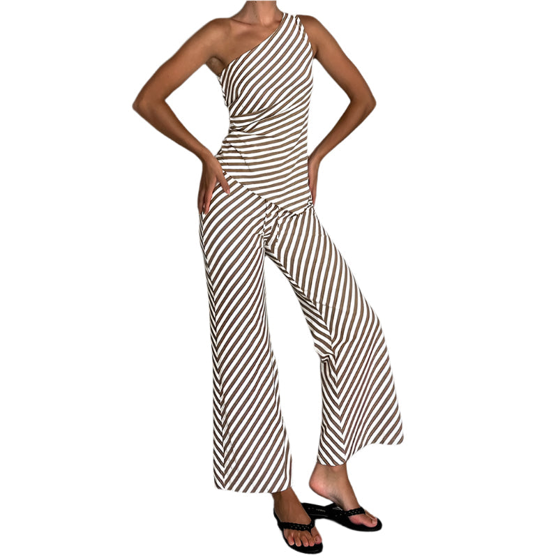 Darcie -  Asymmetrischer Schnitt und eleganter Taillensatz