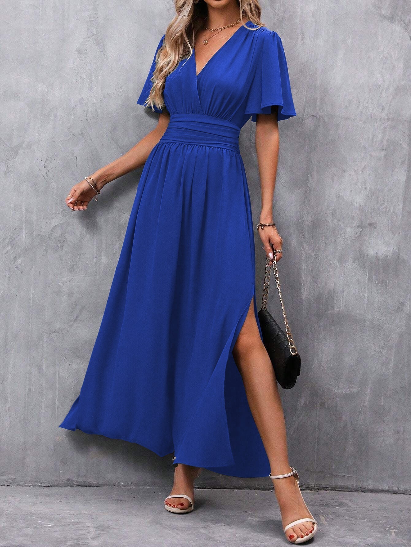 Schwarzes Maxikleid Damen – V-Ausschnitt, Schlitz & Flatterärmel