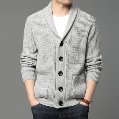 Herren Strickjacke mit hoch geschlossenem Kragen und praktischen Taschen Aliams