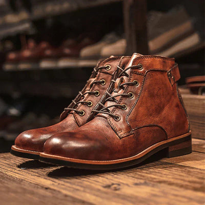 Robuste Lederstiefel für zeitlosen Stil