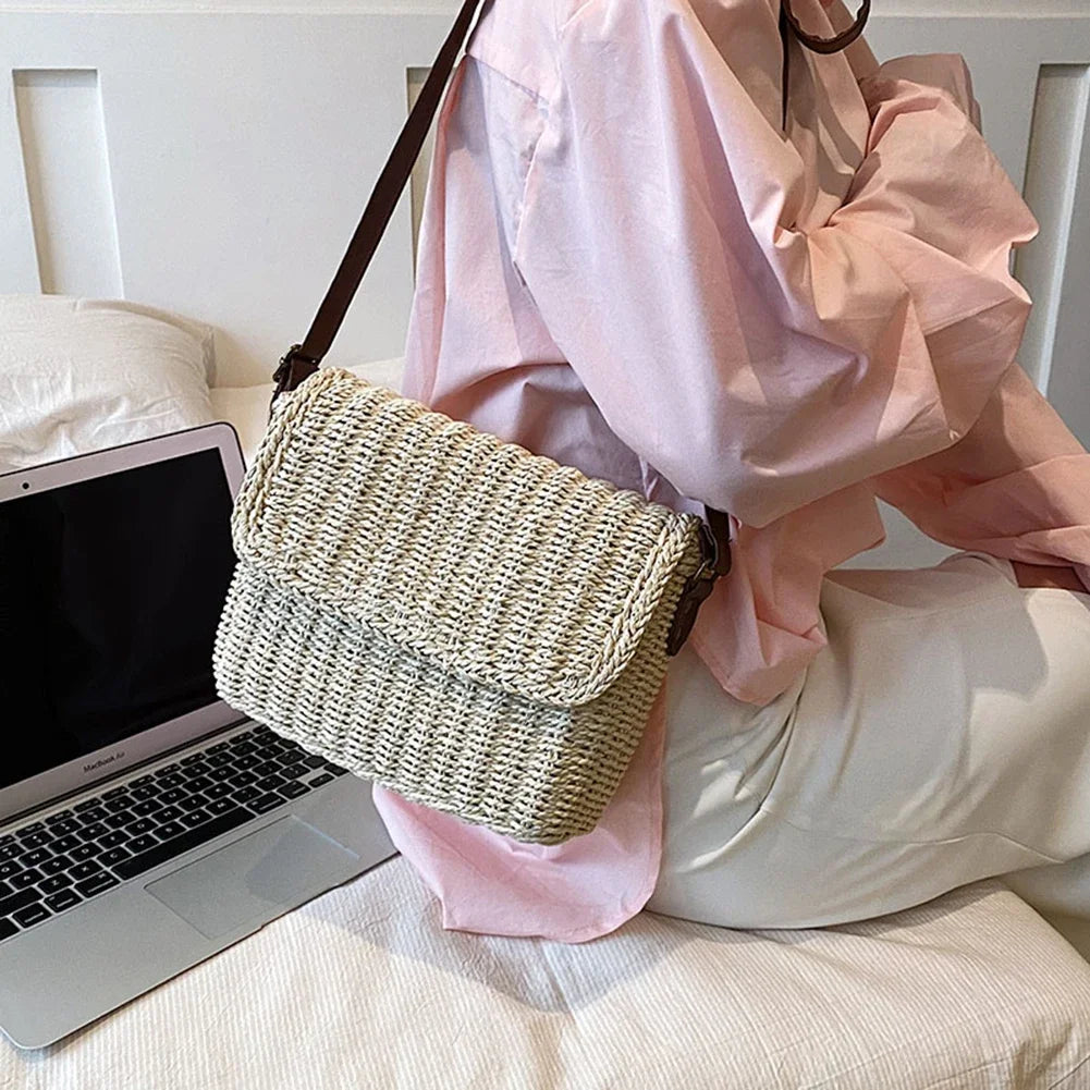 Strohumhängetasche Damen – Handgefertigte Raffia Crossbody Sommer