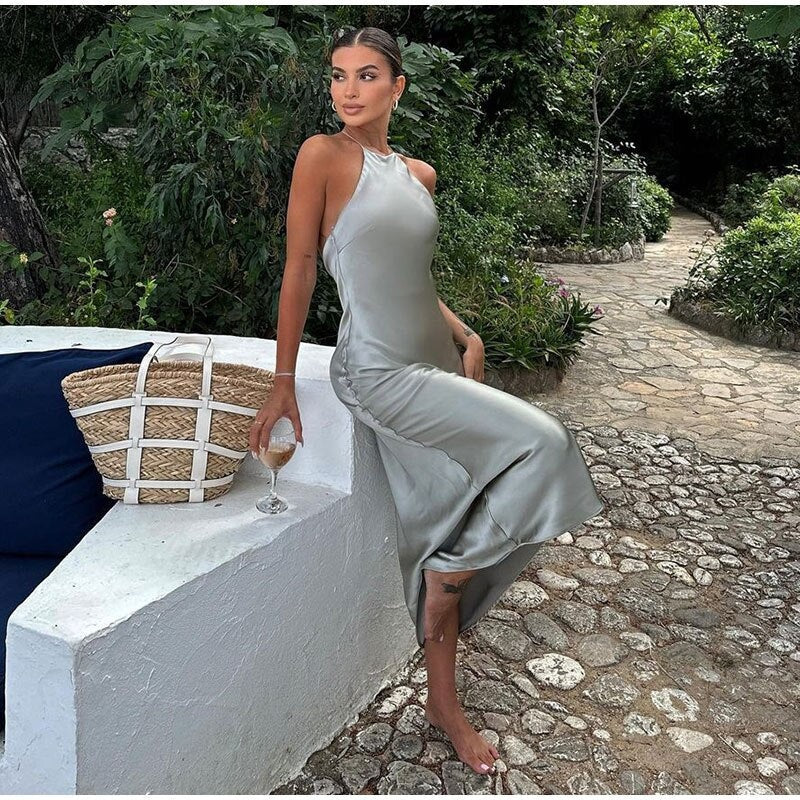 Ärmelloses elegantes Maxikleid mit offenem Rücken