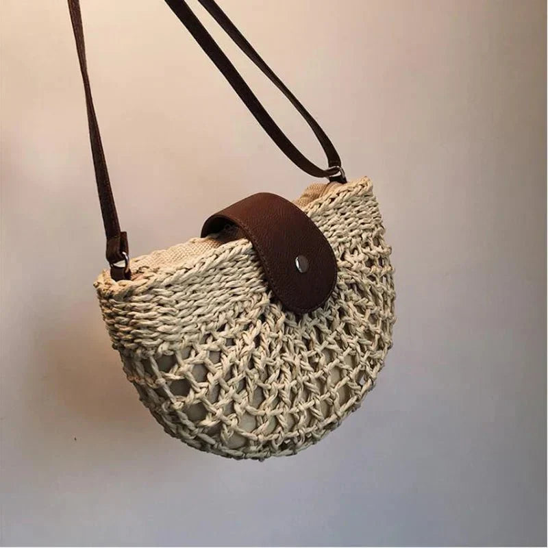 Geflochtene Strohtasche – Veganer Lederhenkel, Sommertasche